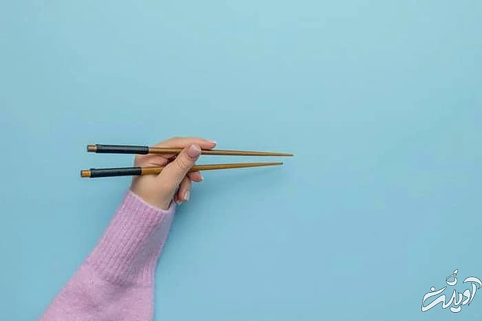 چاپستیک داخل بدن